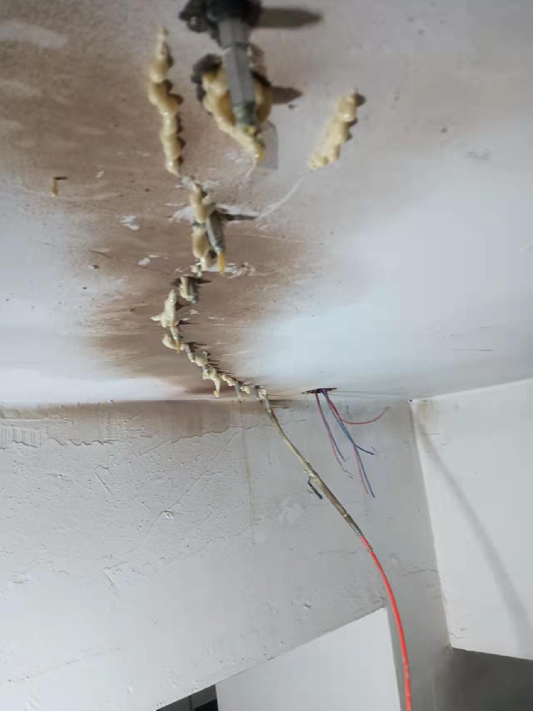 地下室顶板防水补漏